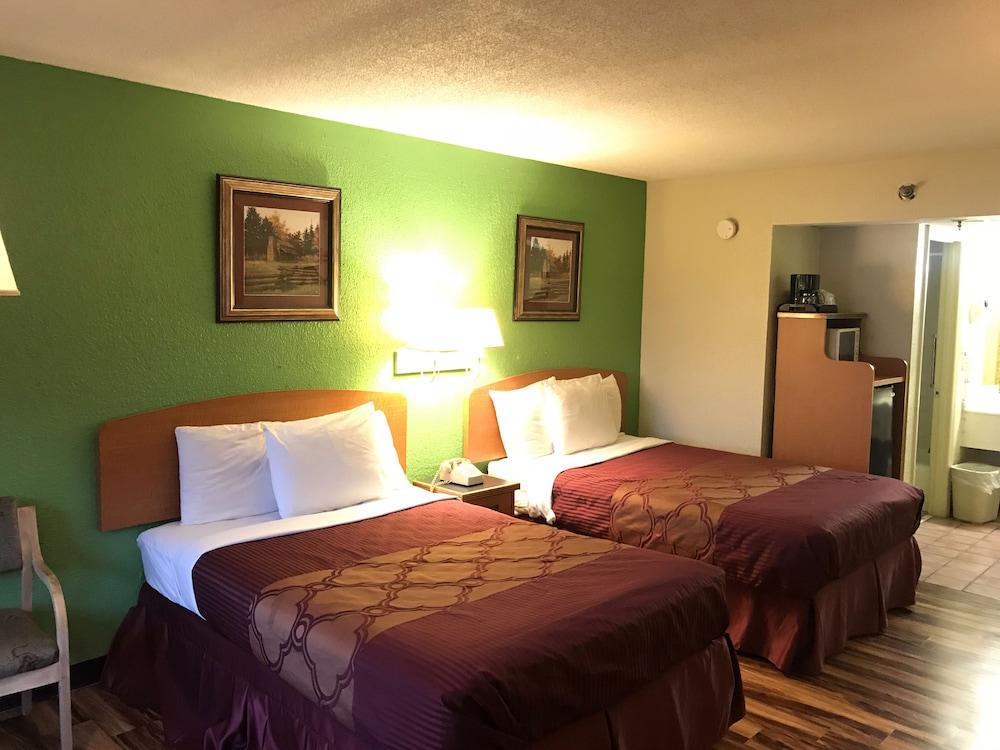 Bear Mount Inn & Suites Pigeon Forge Exteriör bild
