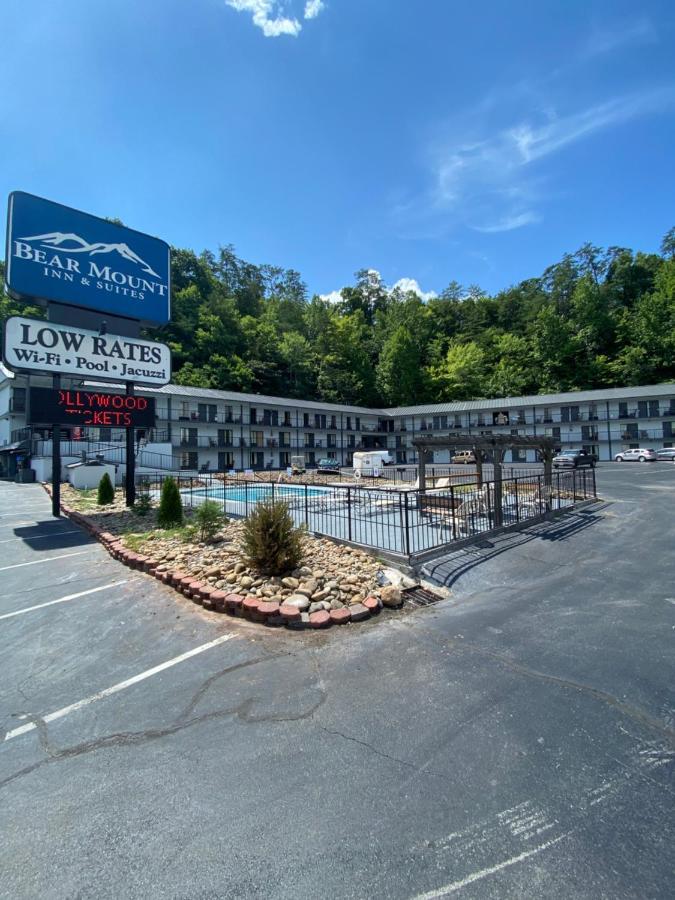 Bear Mount Inn & Suites Pigeon Forge Exteriör bild