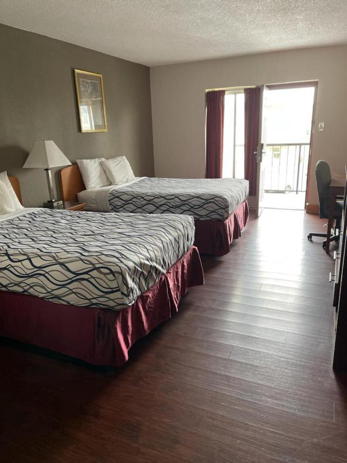 Bear Mount Inn & Suites Pigeon Forge Exteriör bild