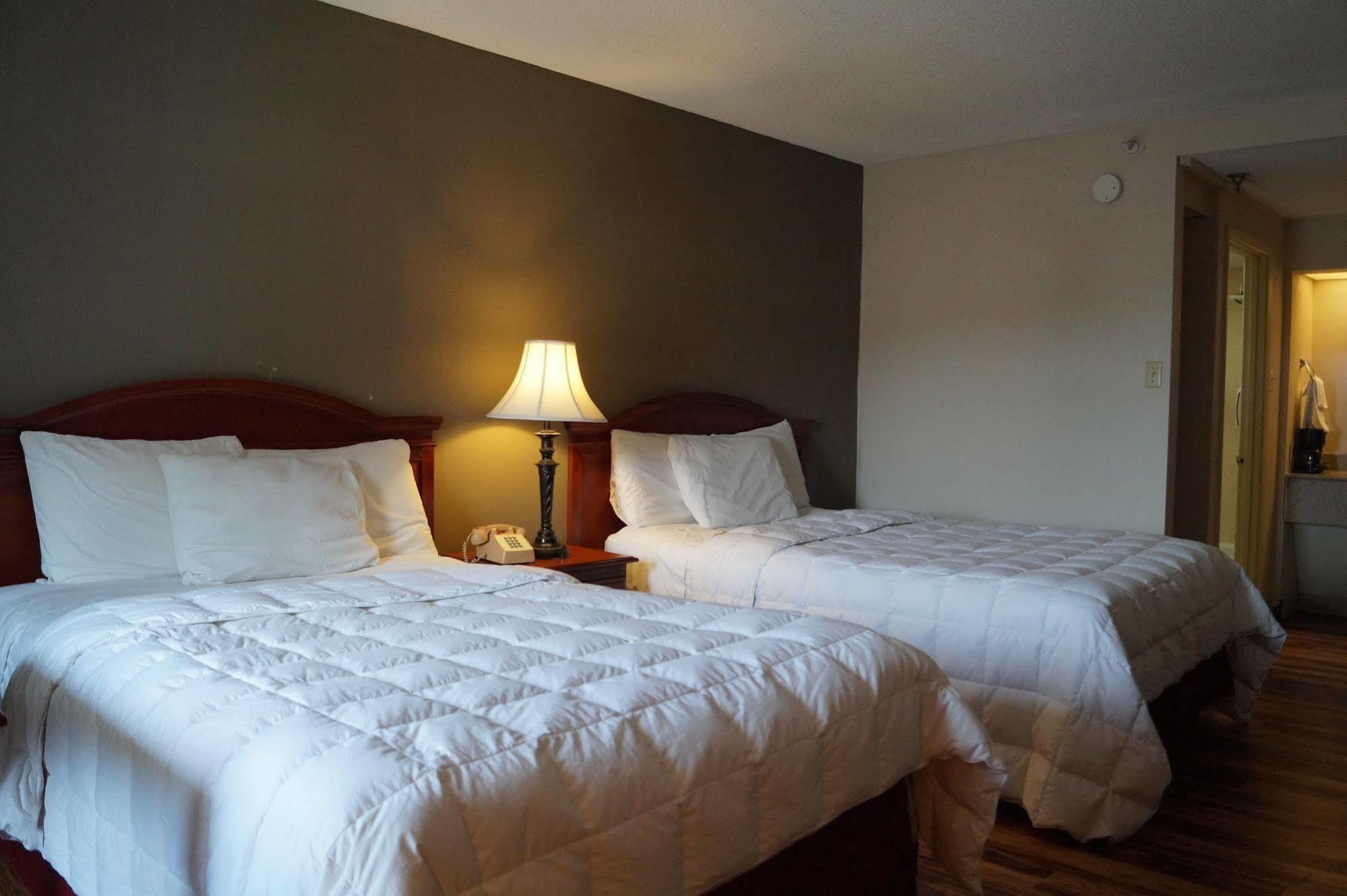 Bear Mount Inn & Suites Pigeon Forge Exteriör bild