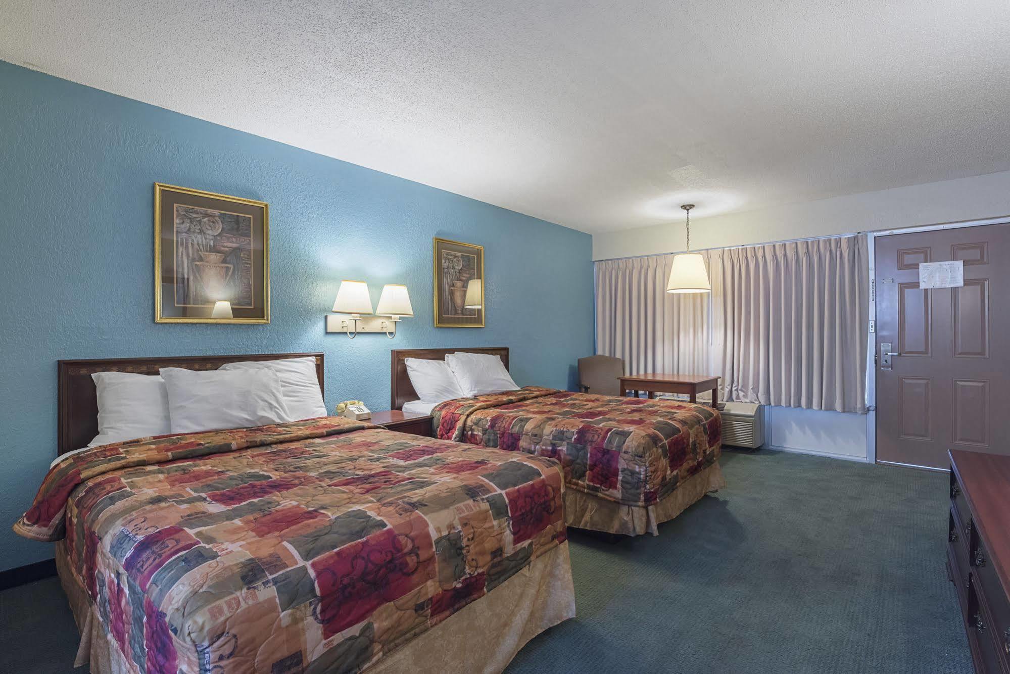 Bear Mount Inn & Suites Pigeon Forge Exteriör bild